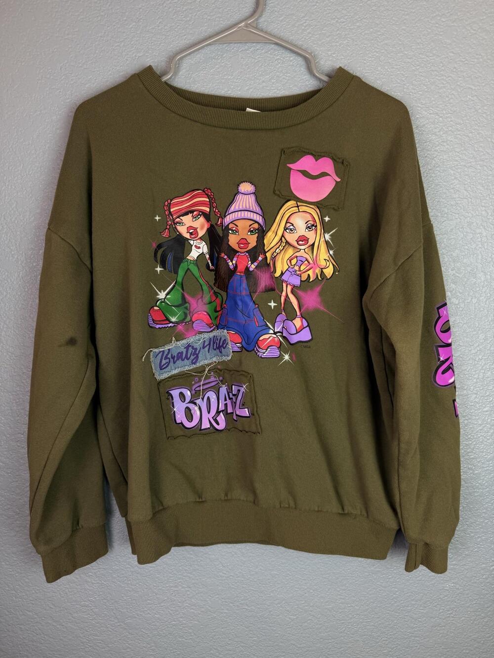 Bratz Sweatshirt Womens Medium Green Graphic Fleece Pullover Long Sleeve Y2K
